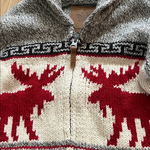 Kids Christmas Canada Moose Sweaters - Picture 4 of 7